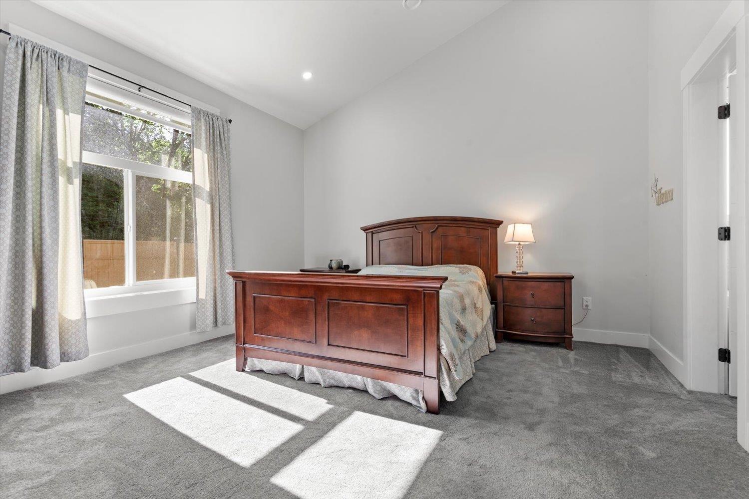 835 Myng Crescent|Harrison Hot Springs, Harrison Hot Springs, BC - Indoor Photo Showing Bedroom