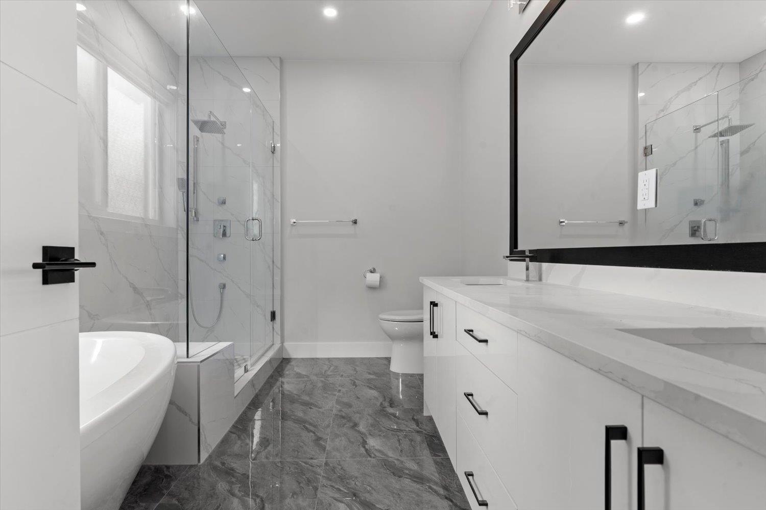 835 Myng Crescent|Harrison Hot Springs, Harrison Hot Springs, BC - Indoor Photo Showing Bathroom