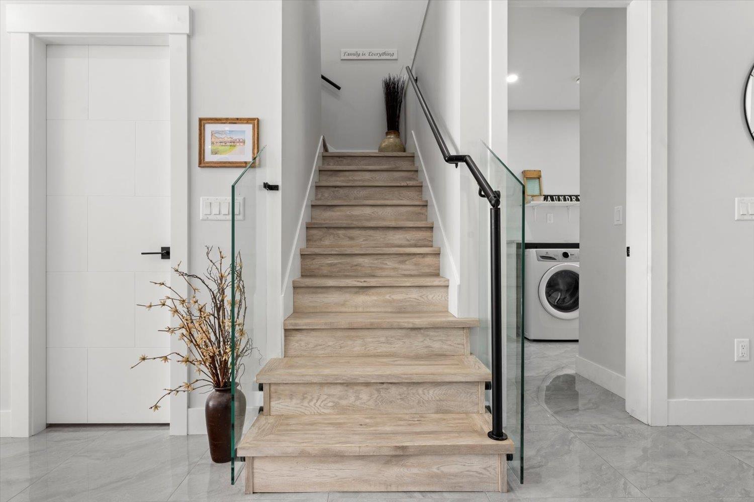 835 Myng Crescent|Harrison Hot Springs, Harrison Hot Springs, BC - Indoor Photo Showing Other Room