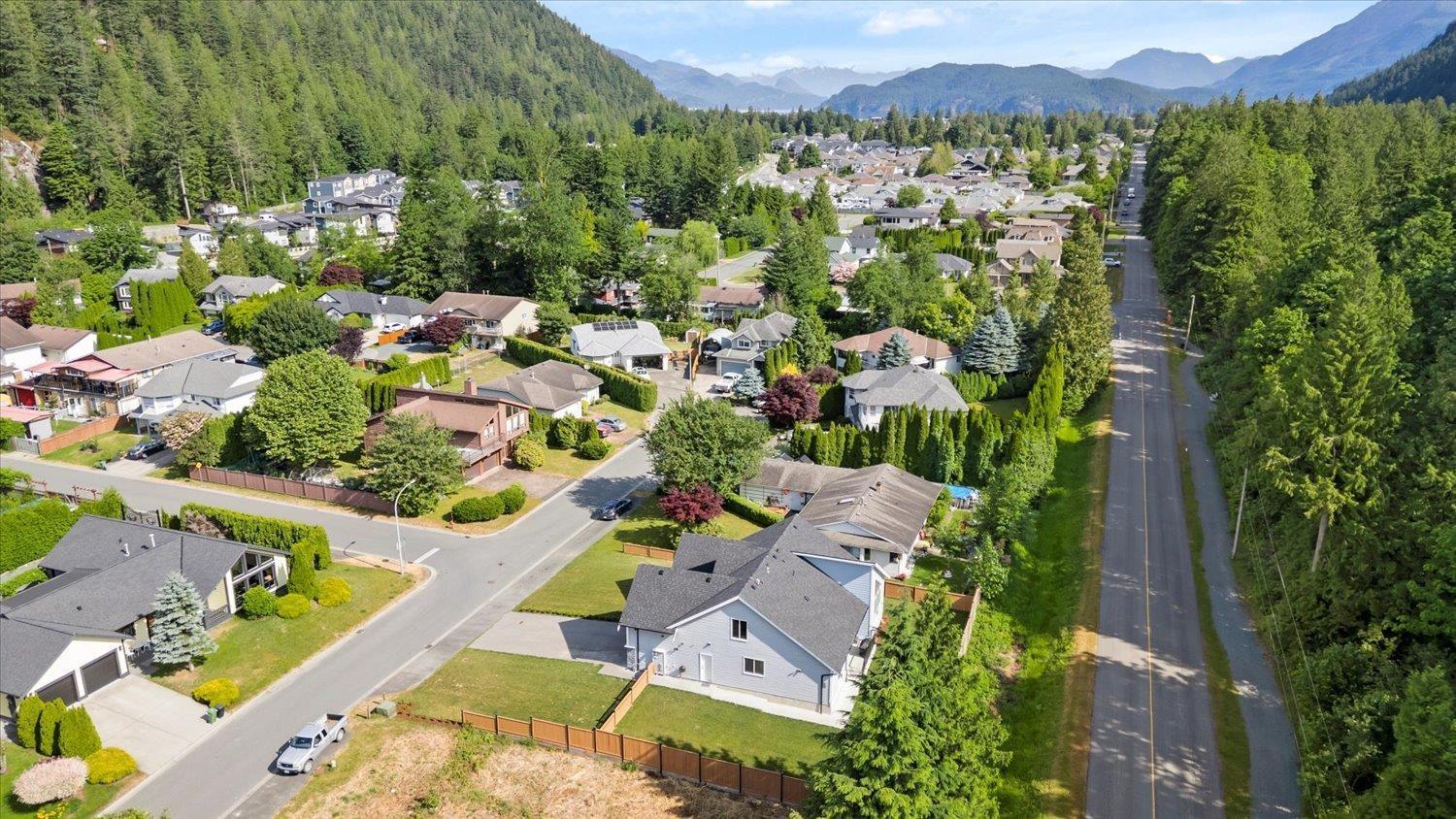 835 Myng Crescent|Harrison Hot Springs, Harrison Hot Springs, BC - Outdoor With View