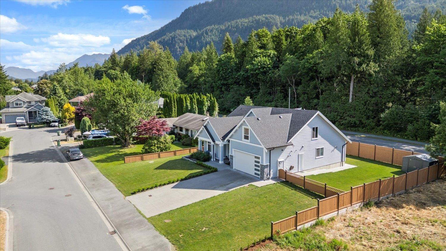 835 Myng Crescent|Harrison Hot Springs, Harrison Hot Springs, BC - Outdoor With View