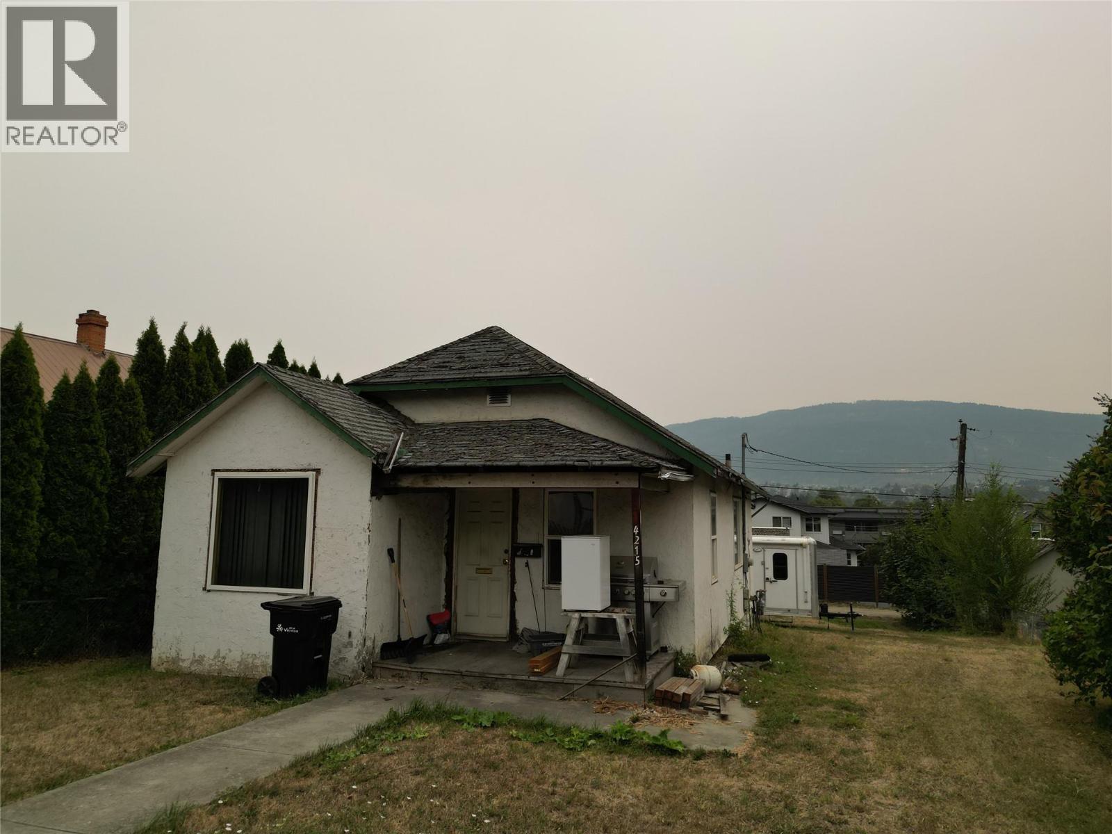 4215 34 Street, Vernon, BC - Outdoor