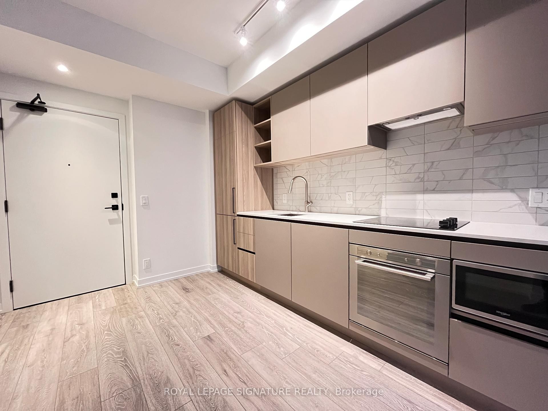 2508-55 Mercer Street, Toronto, ON - Indoor Photo Showing Kitchen