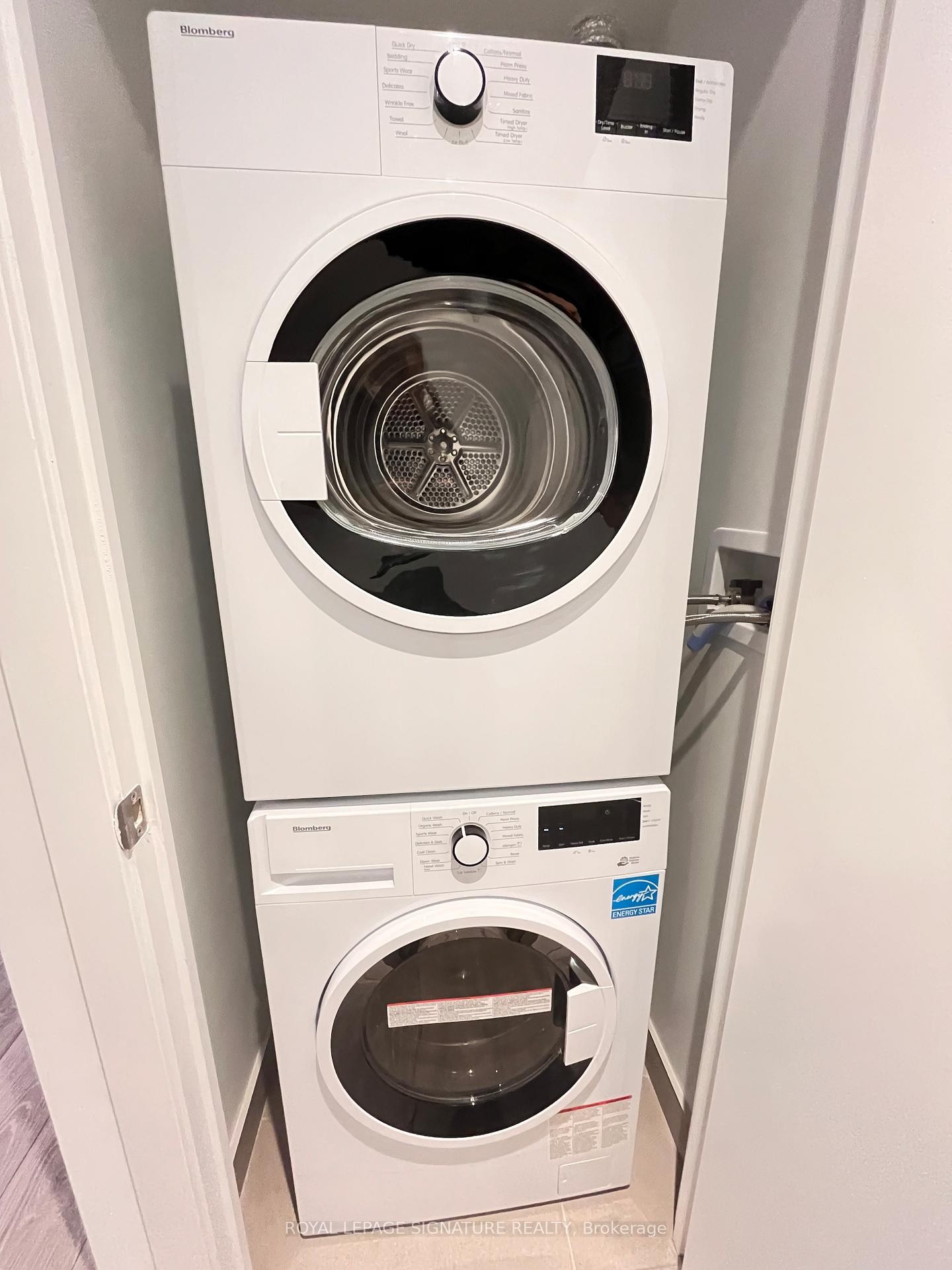 2508-55 Mercer Street, Toronto, ON - Indoor Photo Showing Laundry Room