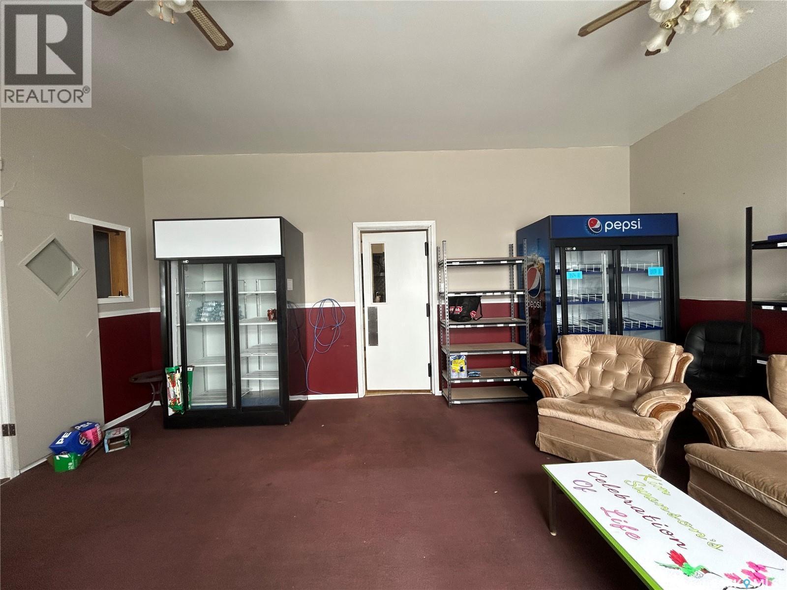 4 Main Street, Rhein, SK - Indoor