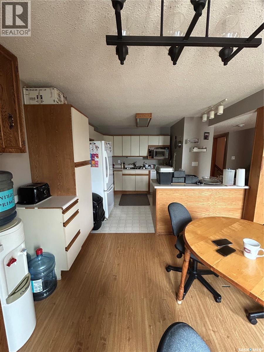 4 Main Street, Rhein, SK - Indoor