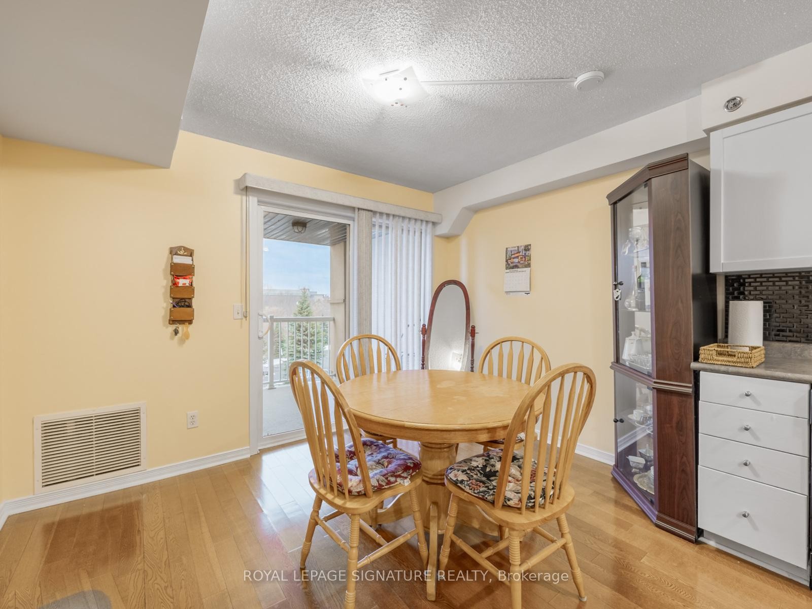 430-684 Warden Avenue, Toronto, ON - Indoor Photo Showing Dining Room