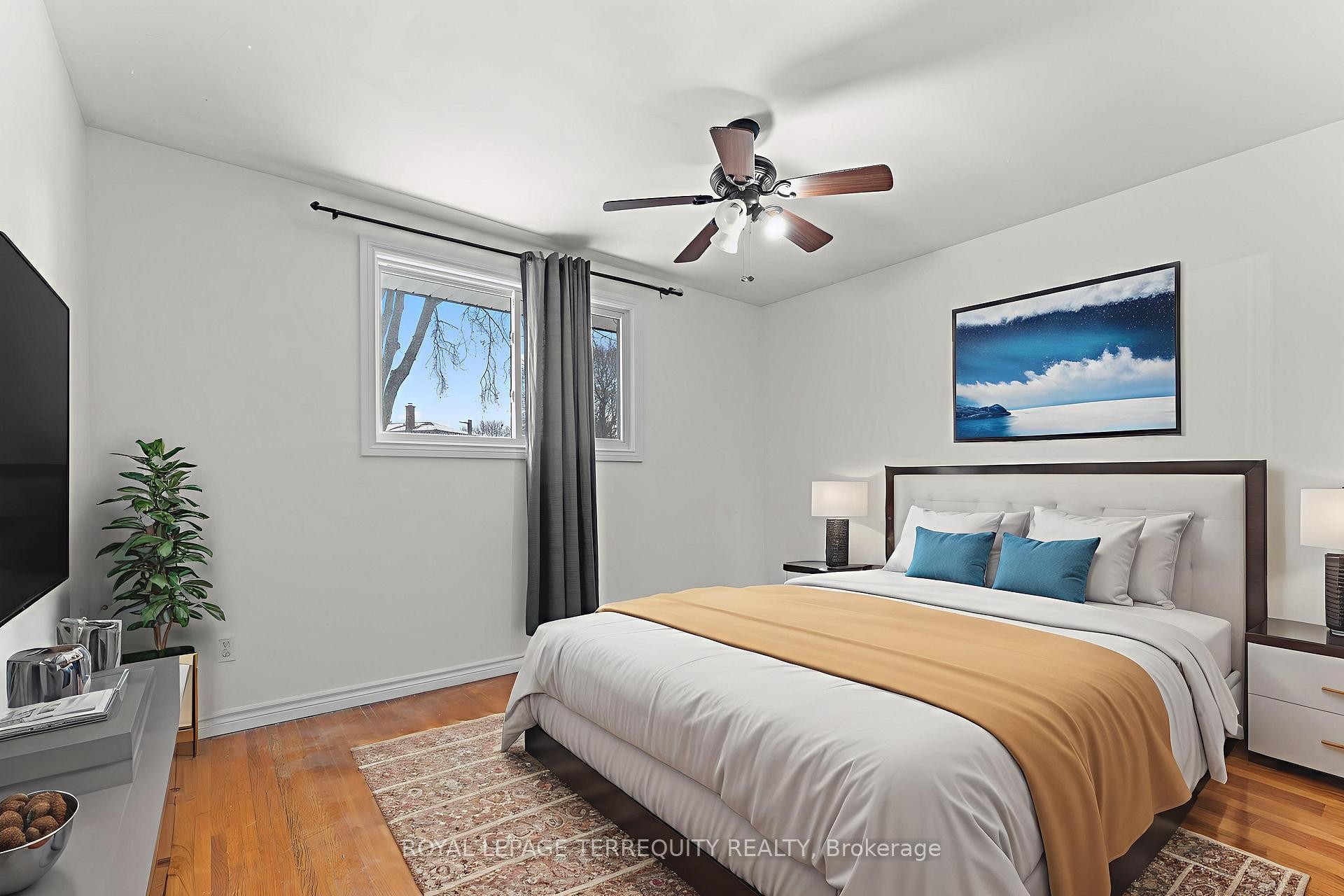 Main-683 Adelaide Street E, Oshawa, ON - Indoor Photo Showing Bedroom