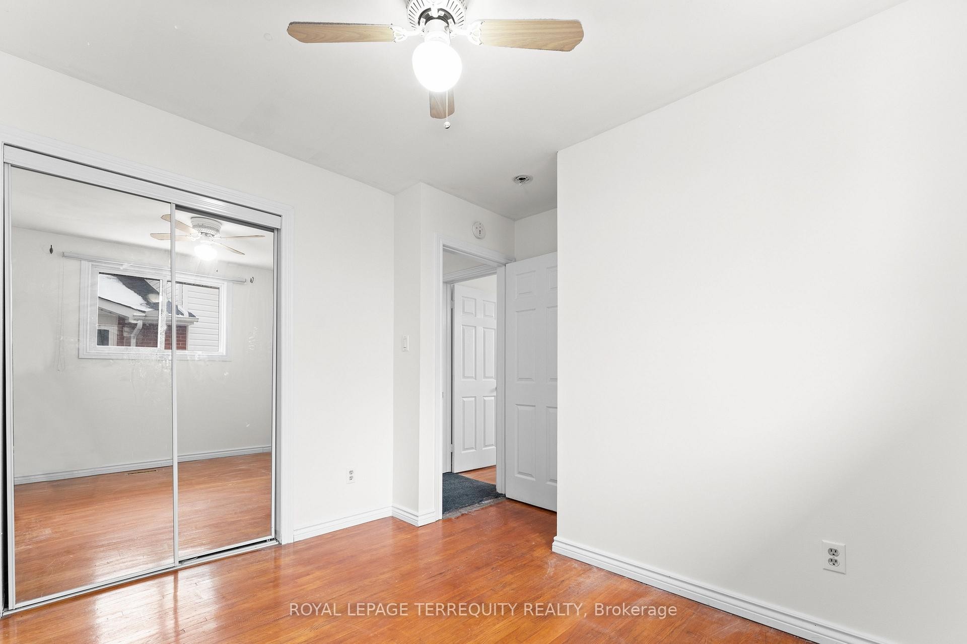 Main-683 Adelaide Street E, Oshawa, ON - Indoor Photo Showing Other Room