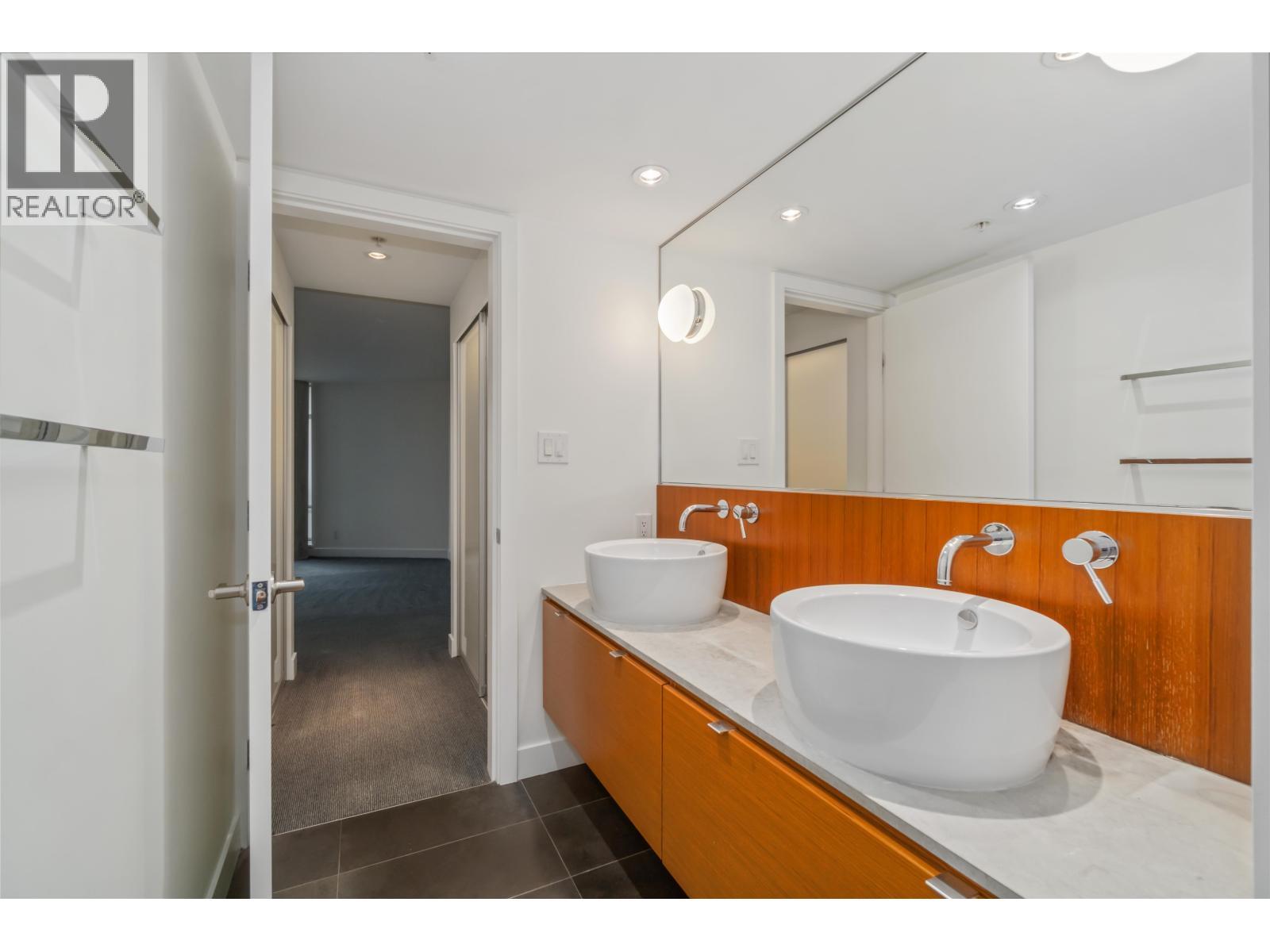 404 1762 Davie Street, Vancouver, BC - Indoor Photo Showing Bathroom