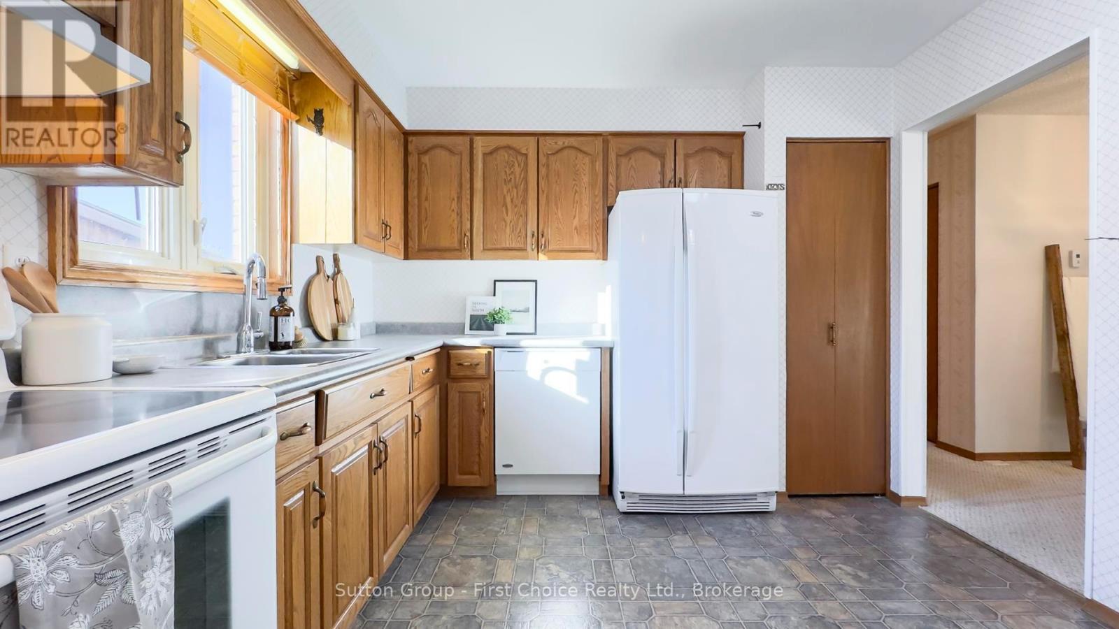 8 Dunsford Crescent, St. Marys, ON - Indoor Photo Showing Kitchen