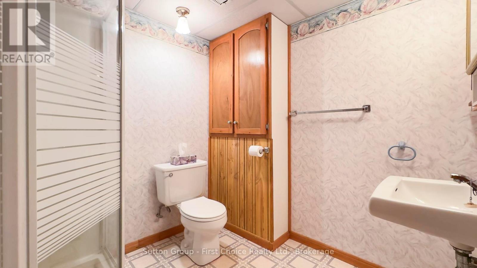8 Dunsford Crescent, St. Marys, ON - Indoor Photo Showing Bathroom