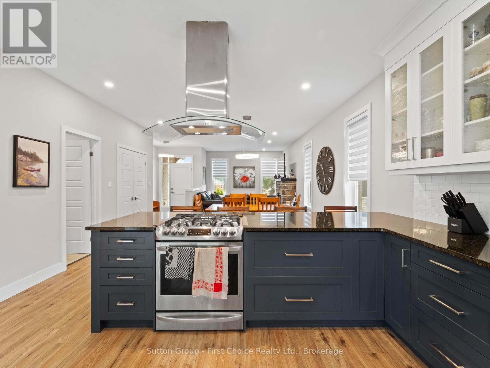 34 Yost Court, Perth East (Milverton), ON - Indoor Photo Showing Kitchen