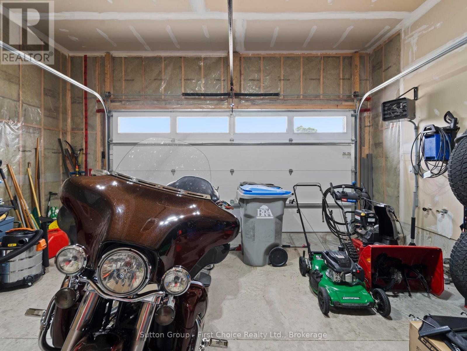 34 Yost Court, Perth East (Milverton), ON - Indoor Photo Showing Garage