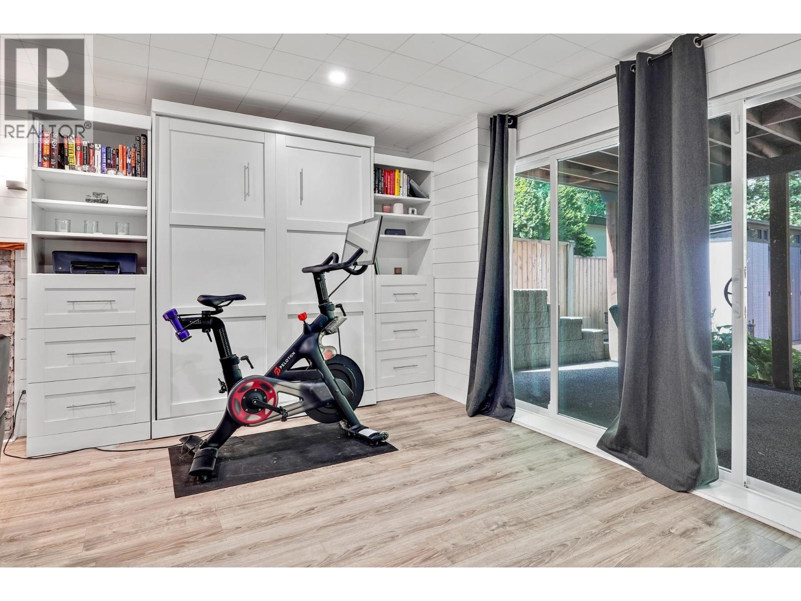 1340 Lorilawn Court, Burnaby, BC - Indoor Photo Showing Gym Room