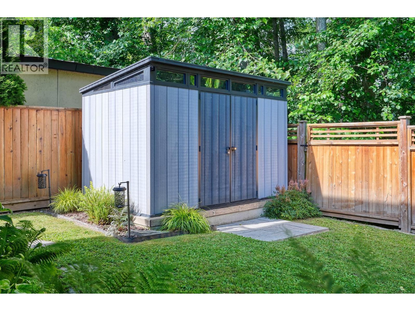 1340 Lorilawn Court, Burnaby, BC - Outdoor