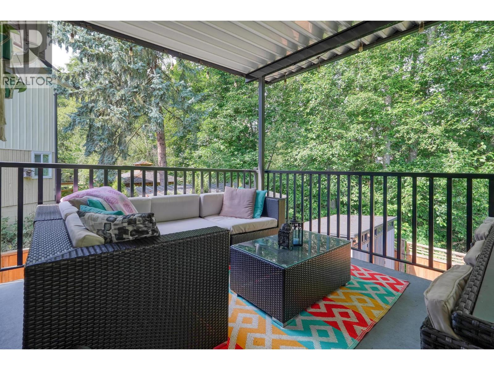 1340 Lorilawn Court, Burnaby, BC - Outdoor With Deck Patio Veranda With Exterior