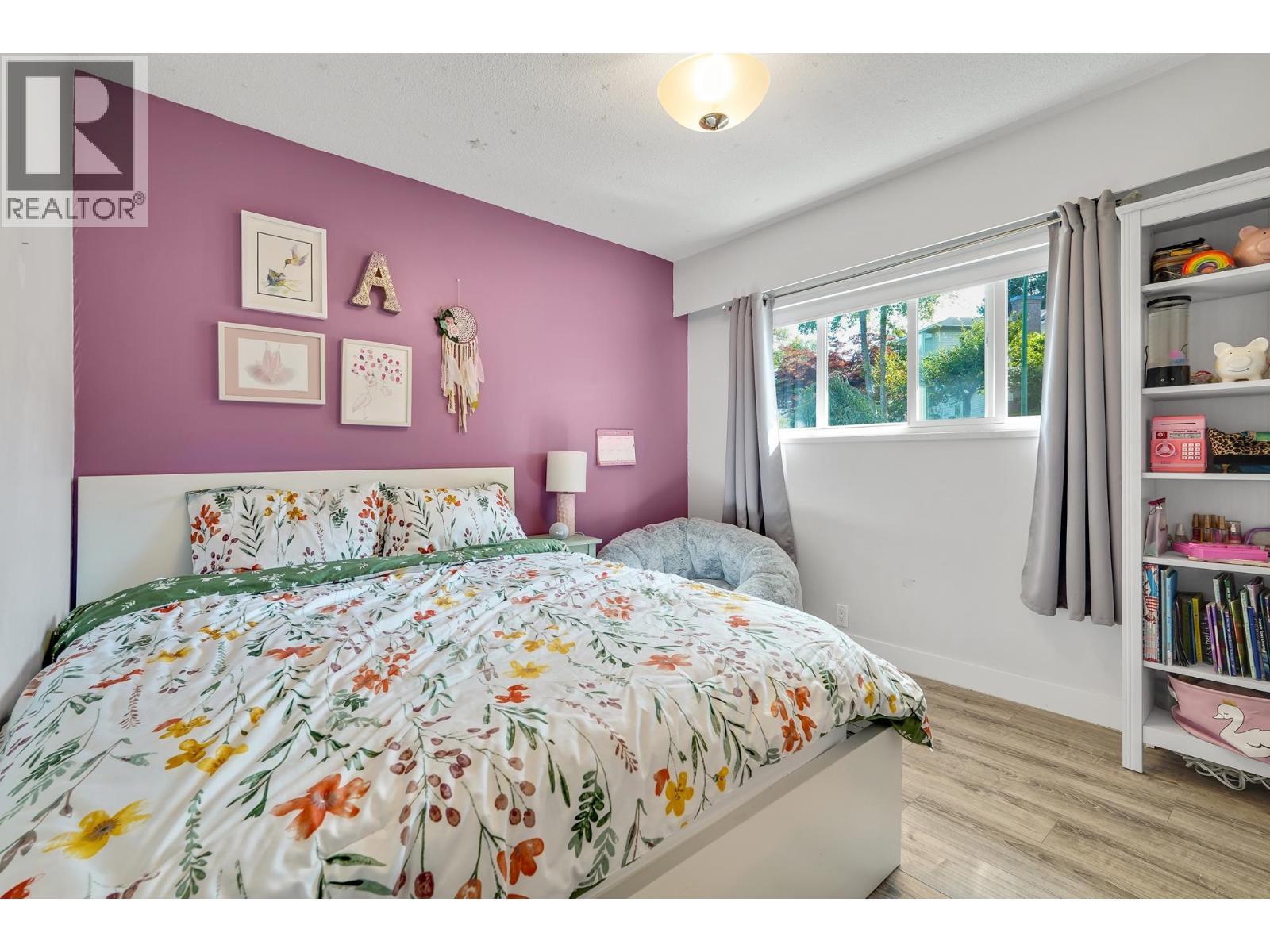 1340 Lorilawn Court, Burnaby, BC - Indoor Photo Showing Bedroom