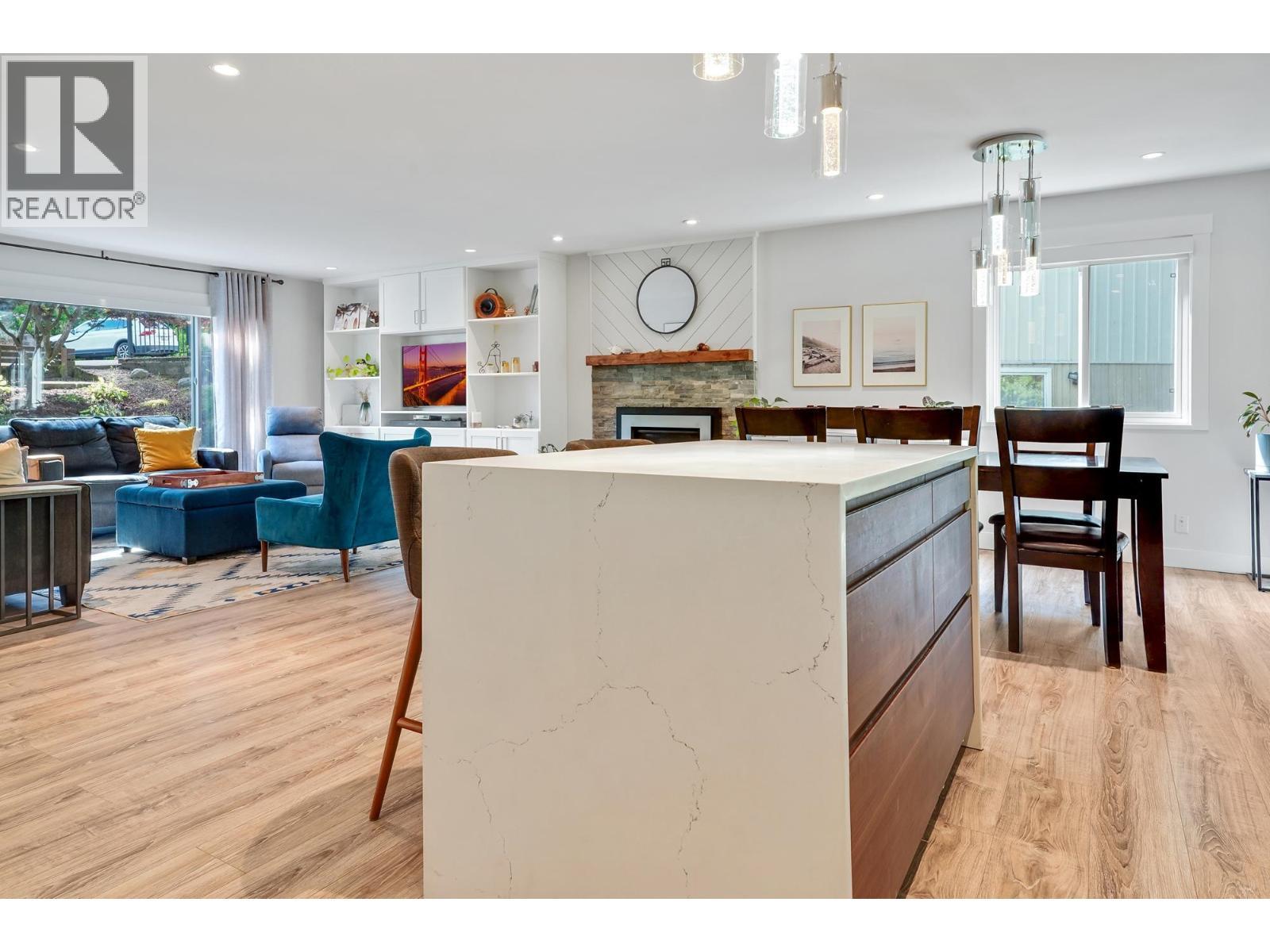 1340 Lorilawn Court, Burnaby, BC - Indoor