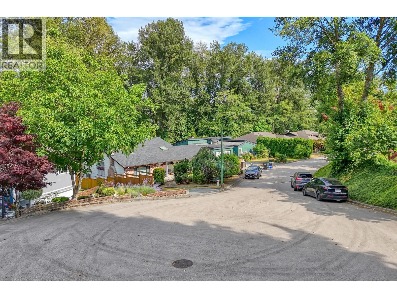 1340 Lorilawn Court, Burnaby, BC - Outdoor