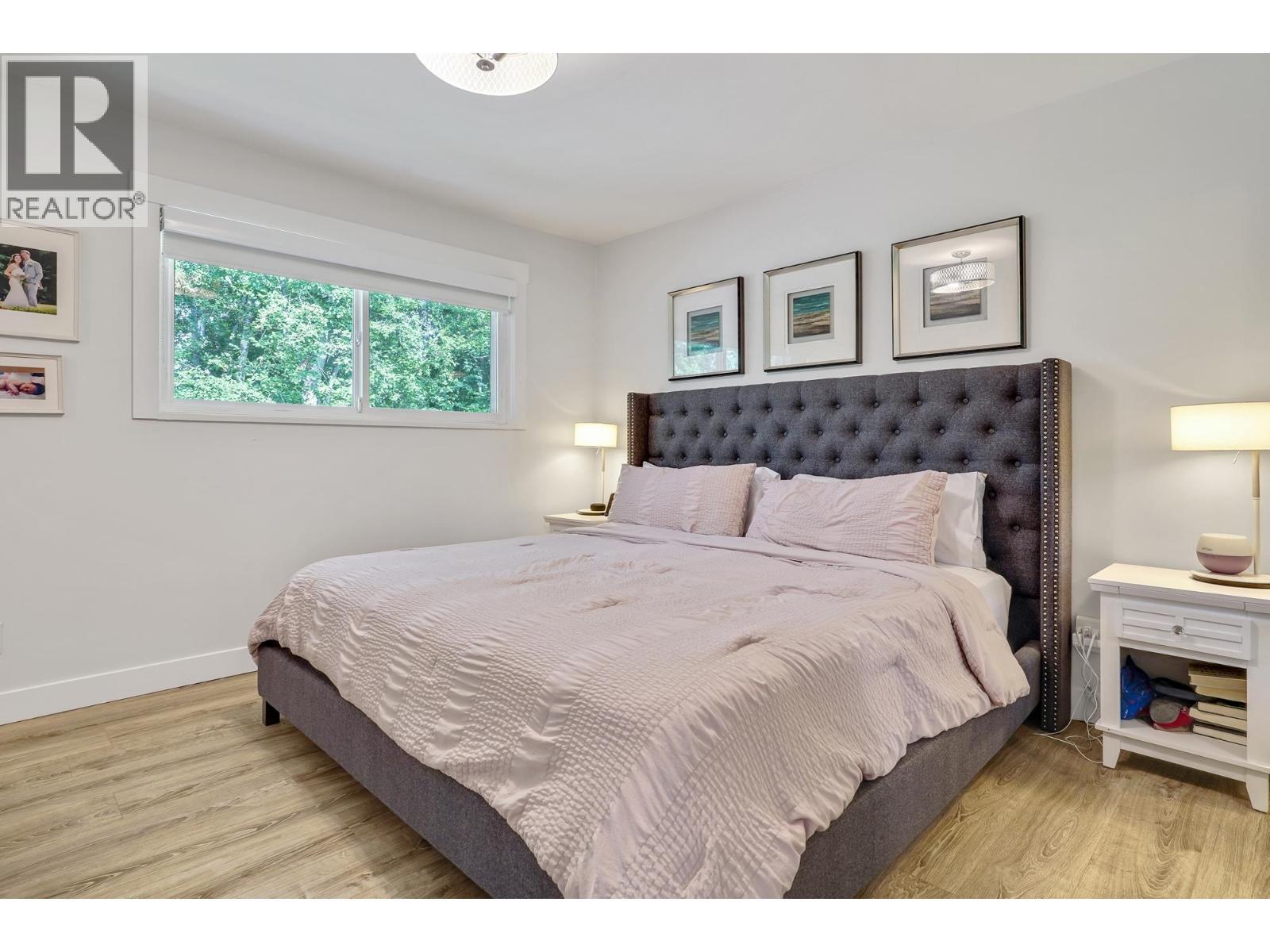 1340 Lorilawn Court, Burnaby, BC - Indoor Photo Showing Bedroom