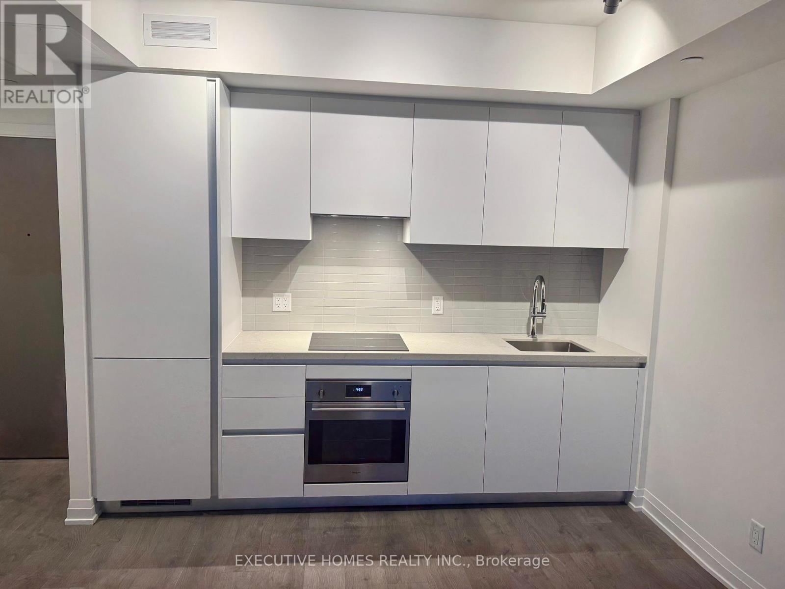 2003 - 4015 The Exchange, Mississauga, ON - Indoor