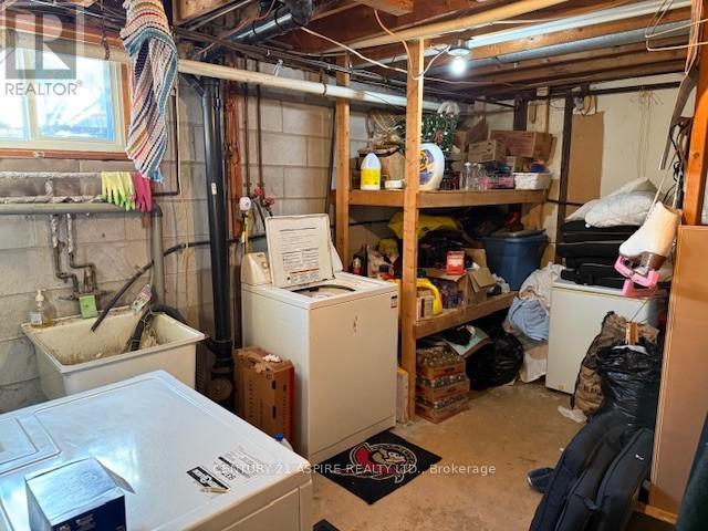394 Mcgee Street E, Pembroke, ON - Indoor Photo Showing Laundry Room