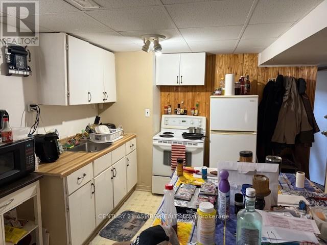 394 Mcgee Street E, Pembroke, ON - Indoor Photo Showing Kitchen