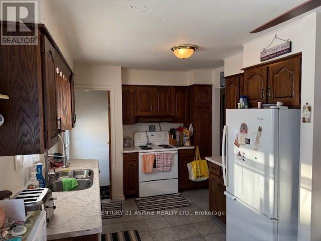 394 Mcgee Street E, Pembroke, ON - Indoor Photo Showing Kitchen
