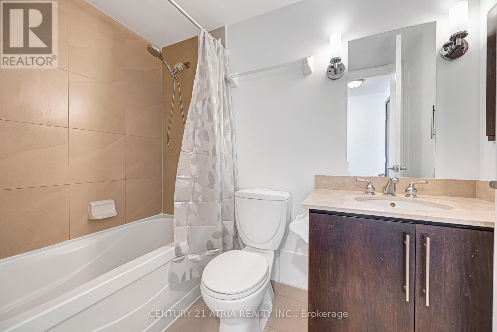 2552 - 25 Viking Lane, Toronto, ON - Indoor Photo Showing Bathroom
