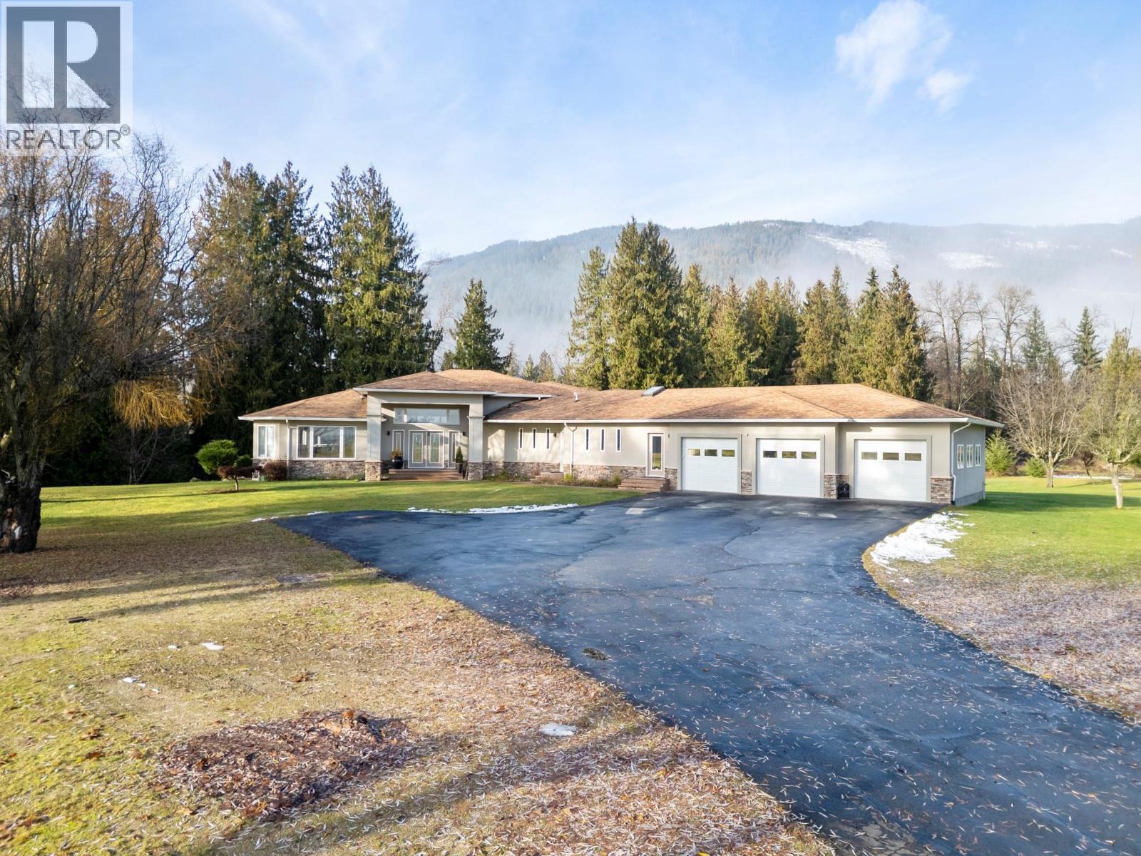 1200 Trans Canada Highway, Sicamous, BC - Outdoor