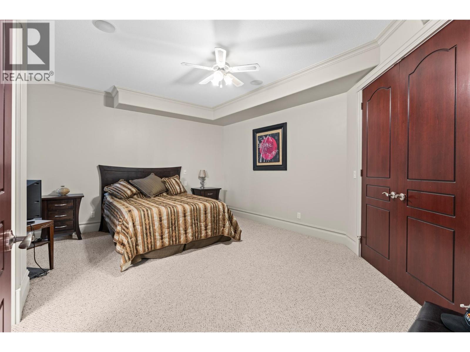 1200 Trans Canada Highway, Sicamous, BC - Indoor Photo Showing Bedroom
