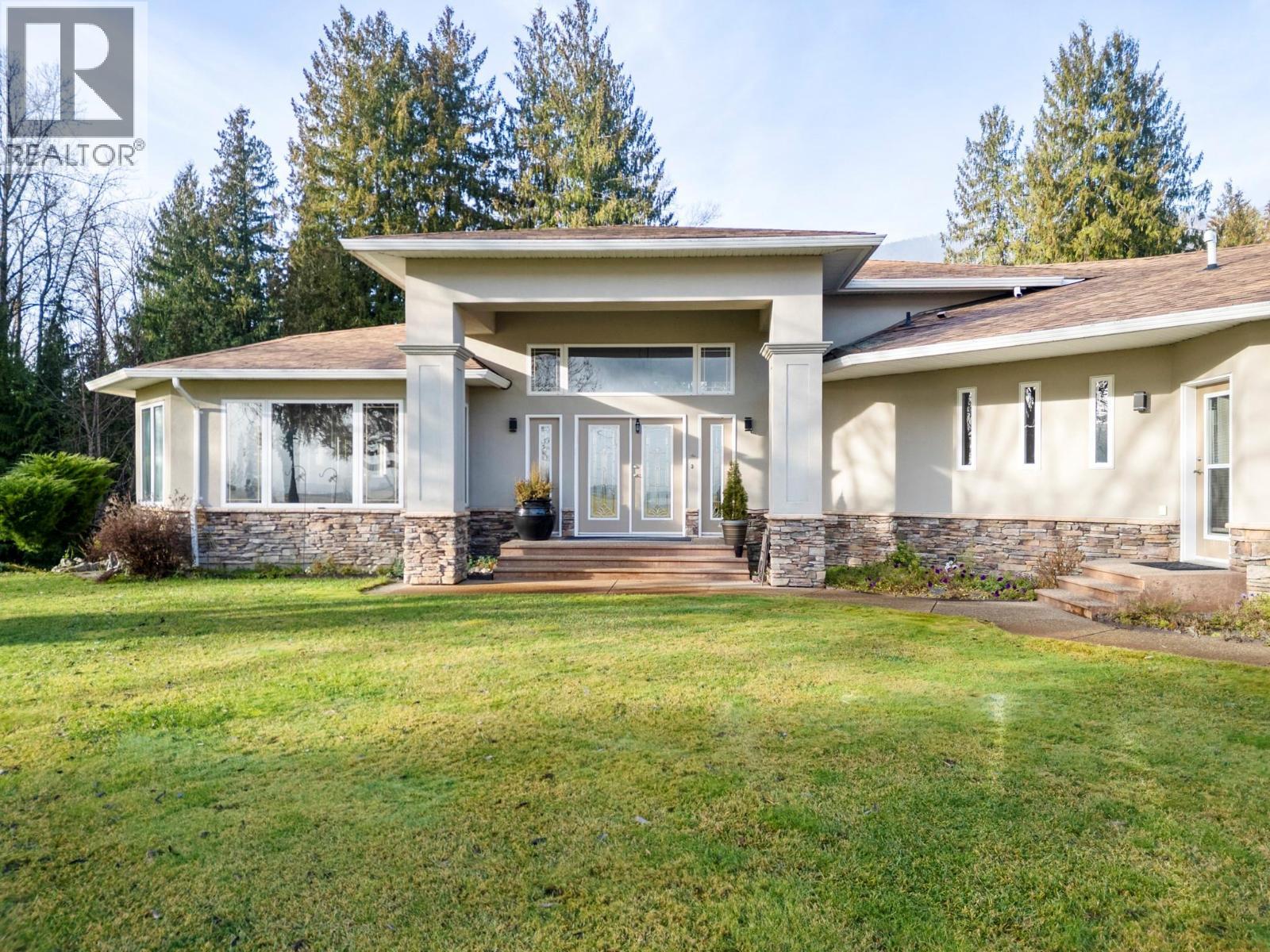 1200 Trans Canada Highway, Sicamous, BC - Outdoor