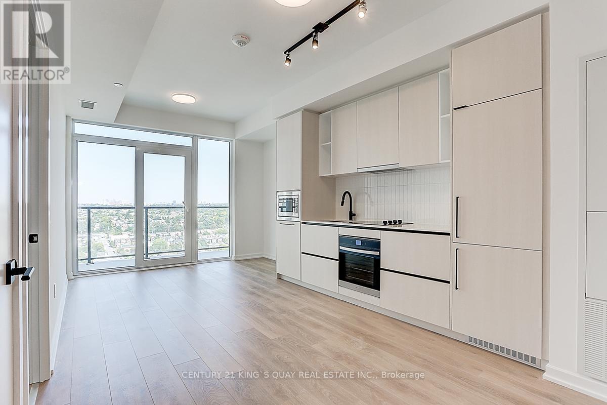 2008 - 10 Graphophone Grove, Toronto, ON - Indoor Photo Showing Kitchen
