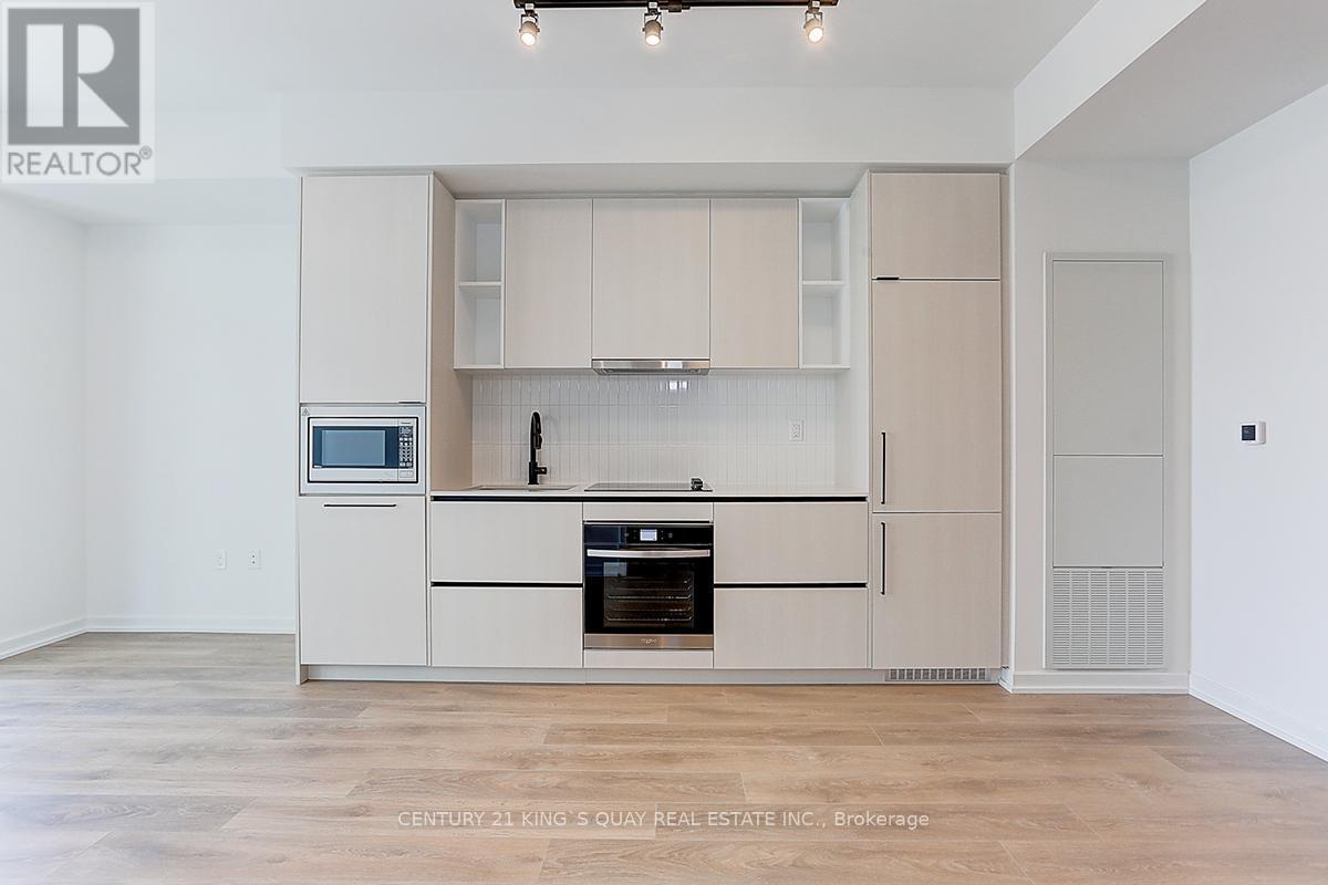 2008 - 10 Graphophone Grove, Toronto, ON - Indoor Photo Showing Kitchen