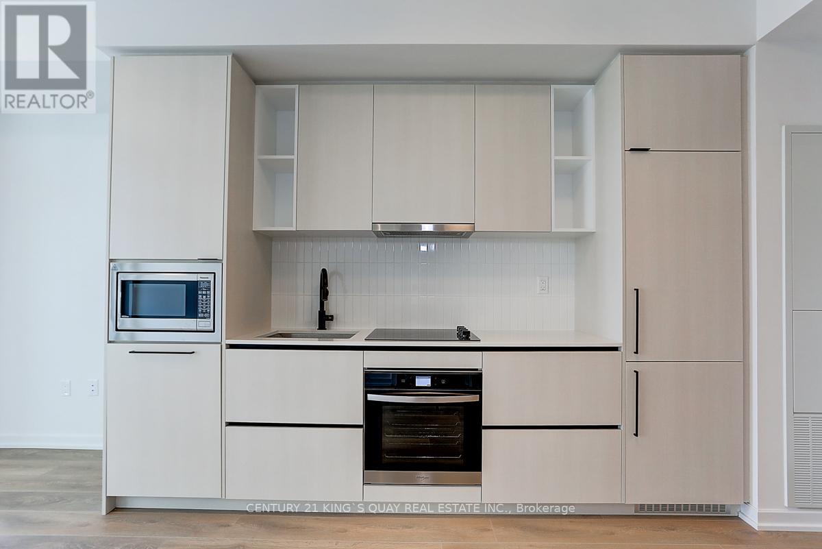 2008 - 10 Graphophone Grove, Toronto, ON - Indoor Photo Showing Kitchen