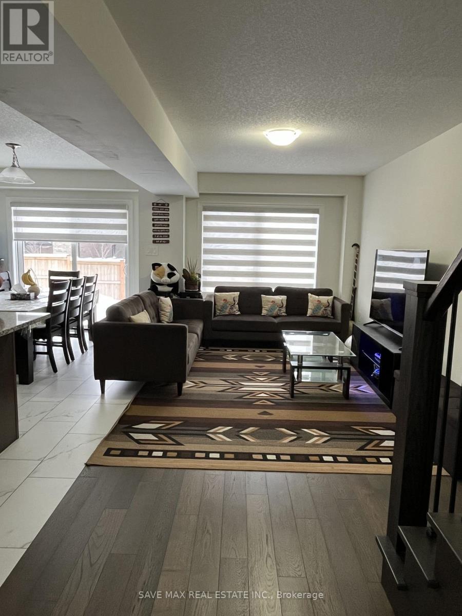 4 Faith Street, Cambridge, ON - Indoor Photo Showing Other Room