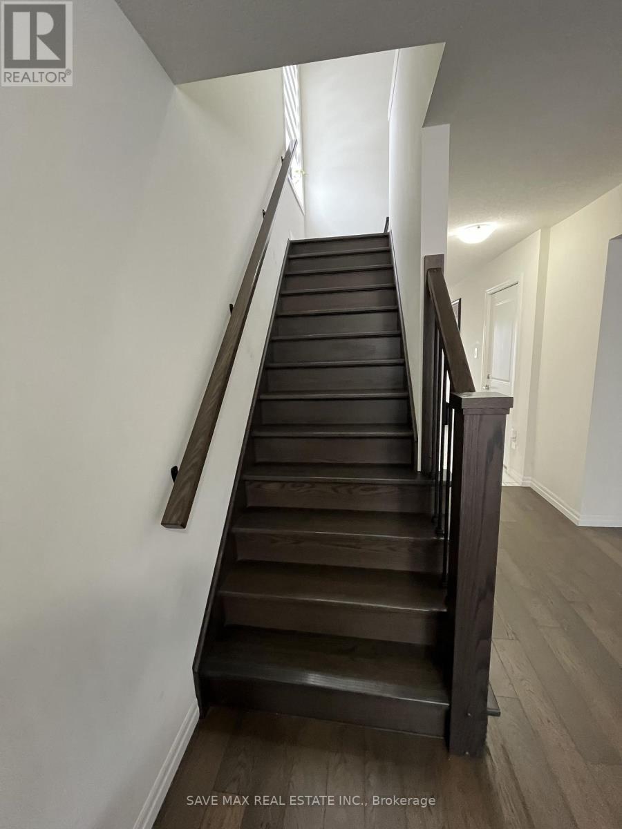 4 Faith Street, Cambridge, ON - Indoor Photo Showing Other Room