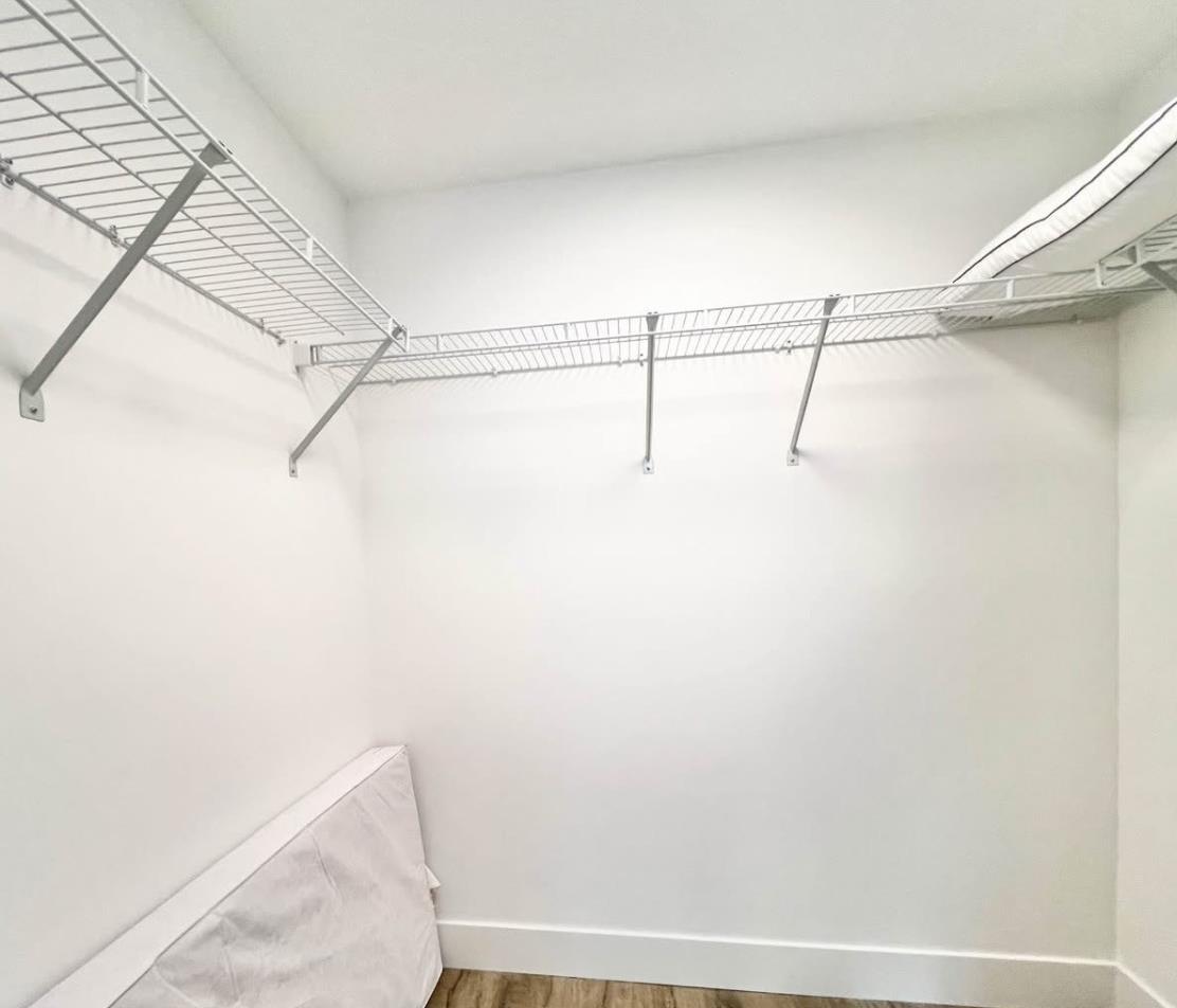 6338 King George Boulevard, Surrey, BC - Indoor With Storage