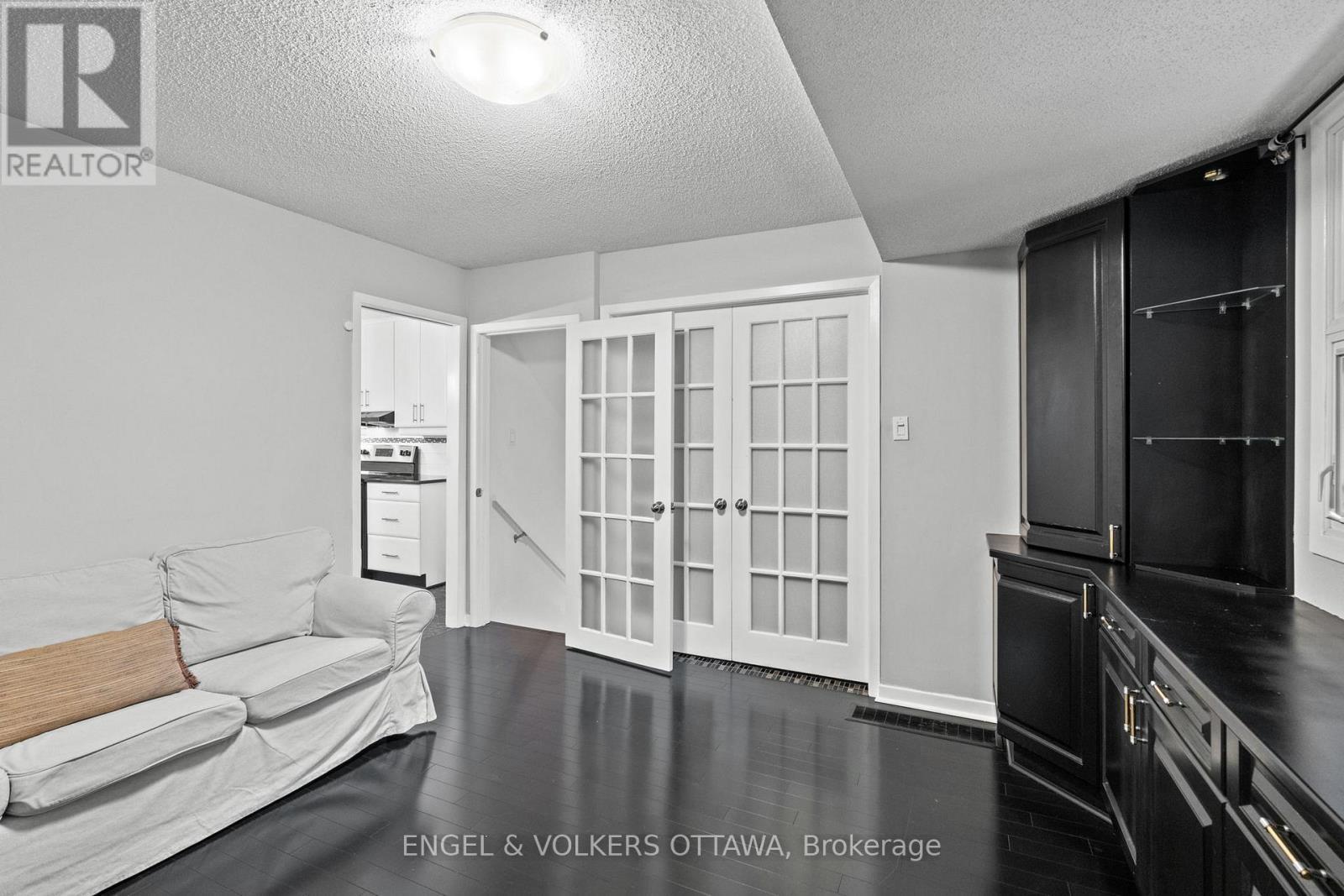 B - 20 Mohawk Crescent, Ottawa, ON - Indoor Photo Showing Other Room