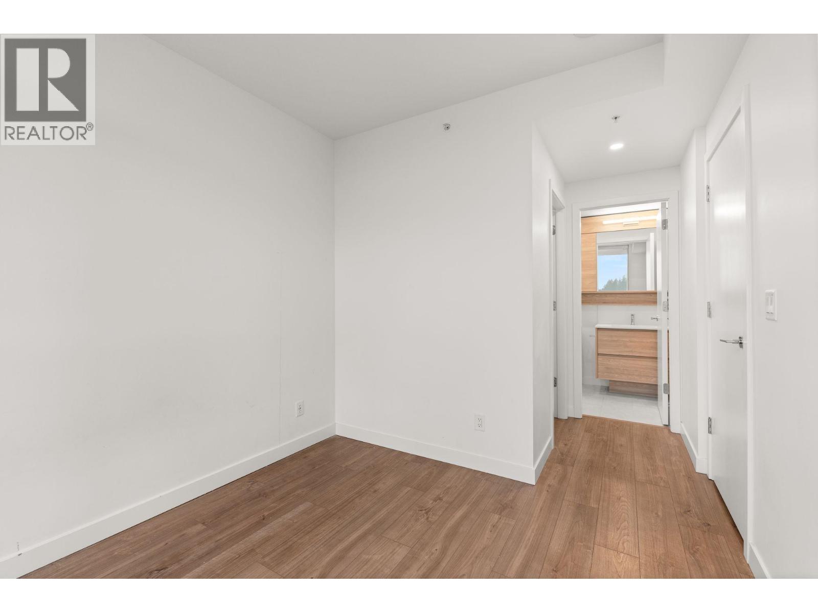1904 585 Austin Avenue, Coquitlam, BC - Indoor Photo Showing Other Room