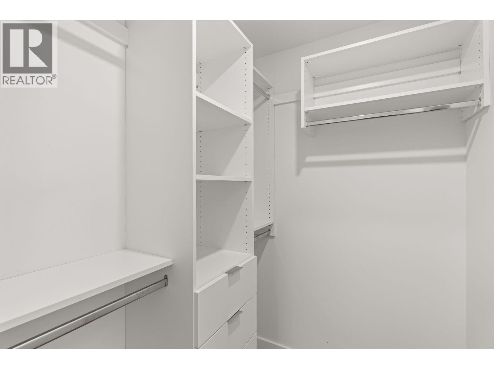 1904 585 Austin Avenue, Coquitlam, BC - Indoor With Storage