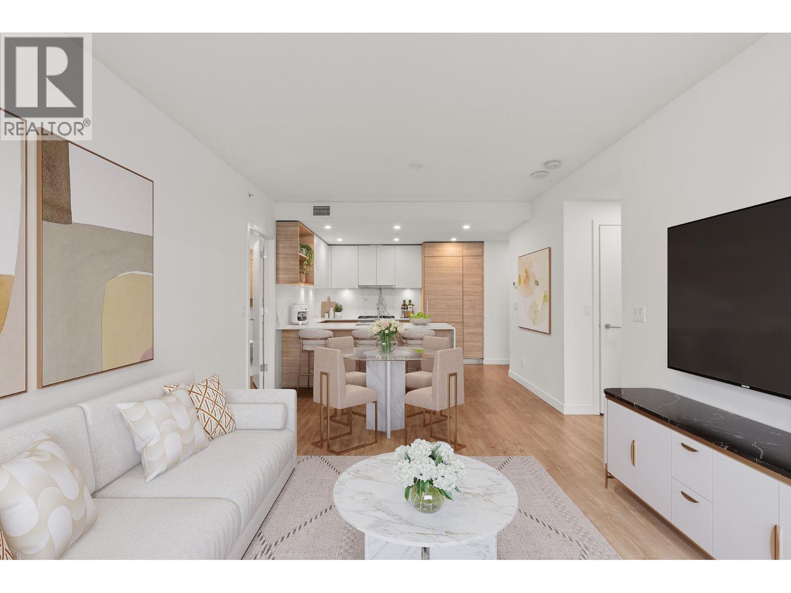 1904 585 Austin Avenue, Coquitlam, BC - Indoor Photo Showing Living Room