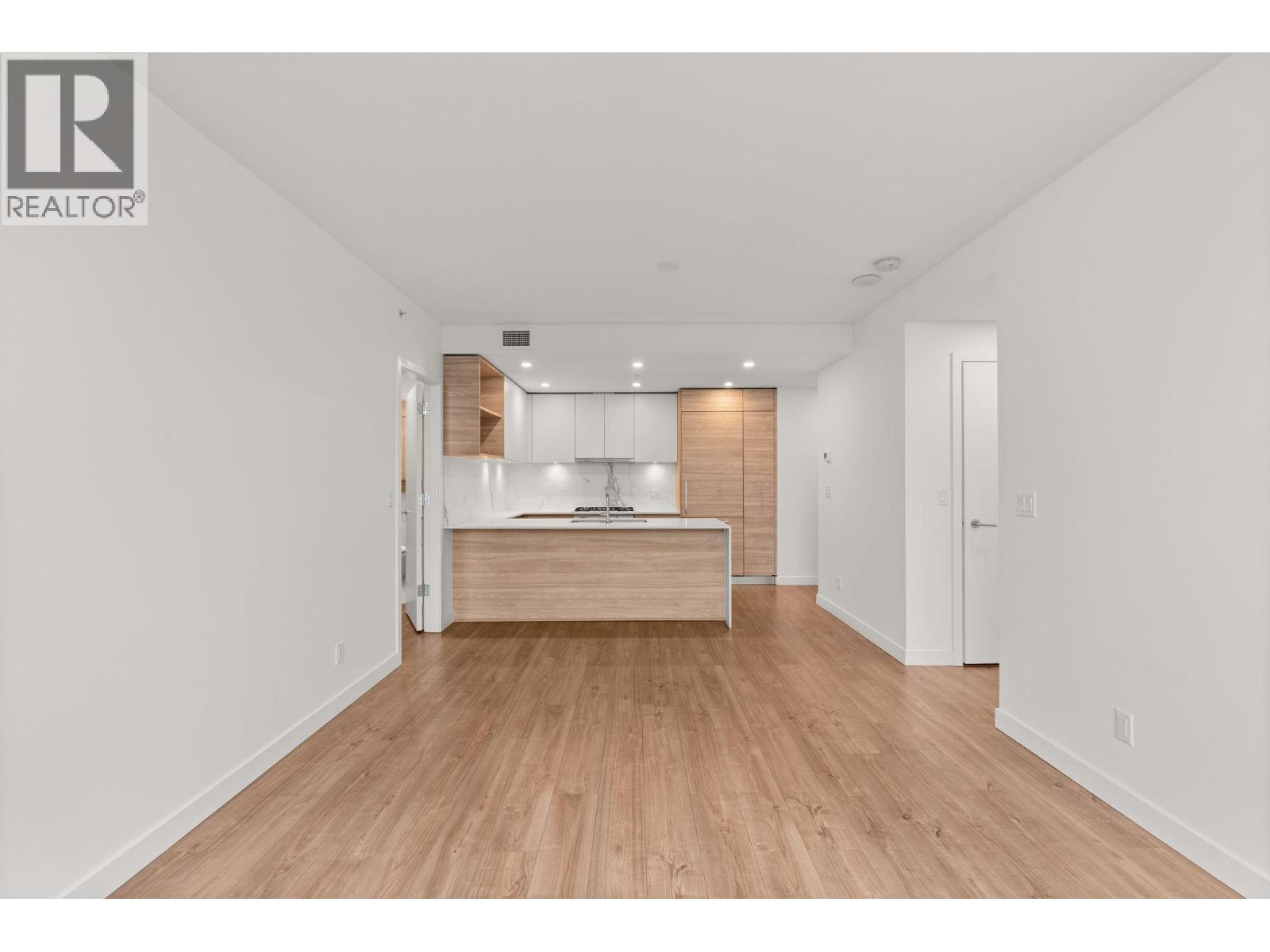 1904 585 Austin Avenue, Coquitlam, BC - Indoor Photo Showing Other Room