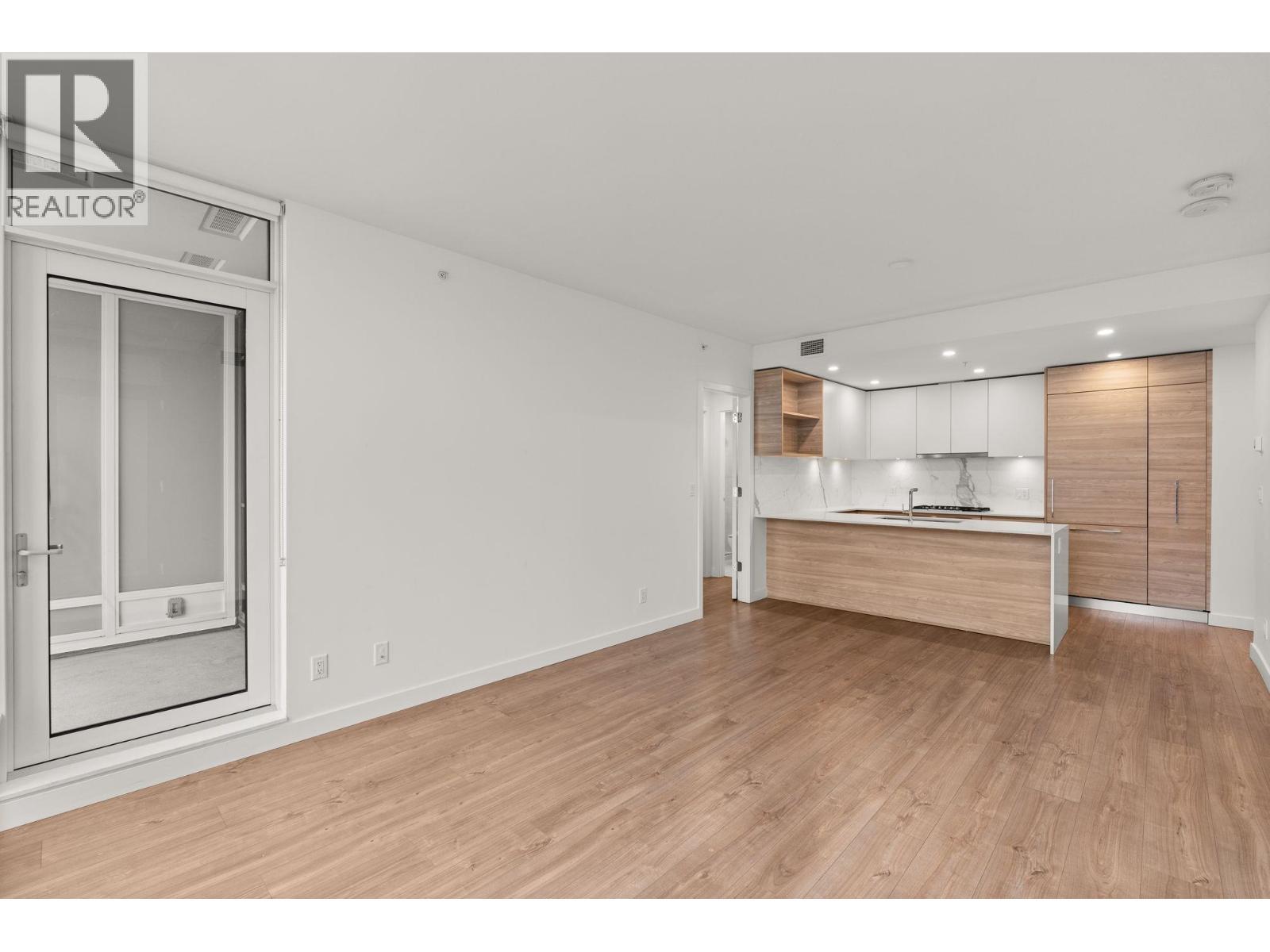1904 585 Austin Avenue, Coquitlam, BC - Indoor Photo Showing Kitchen