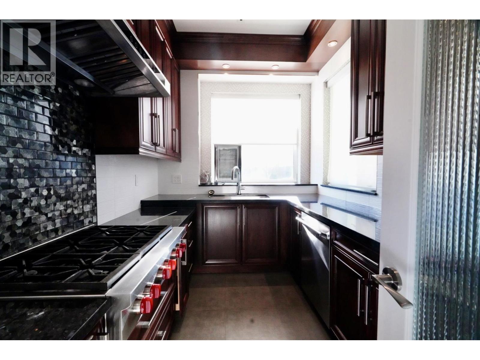 9591 Bates Road, Richmond, BC - Indoor Photo Showing Kitchen
