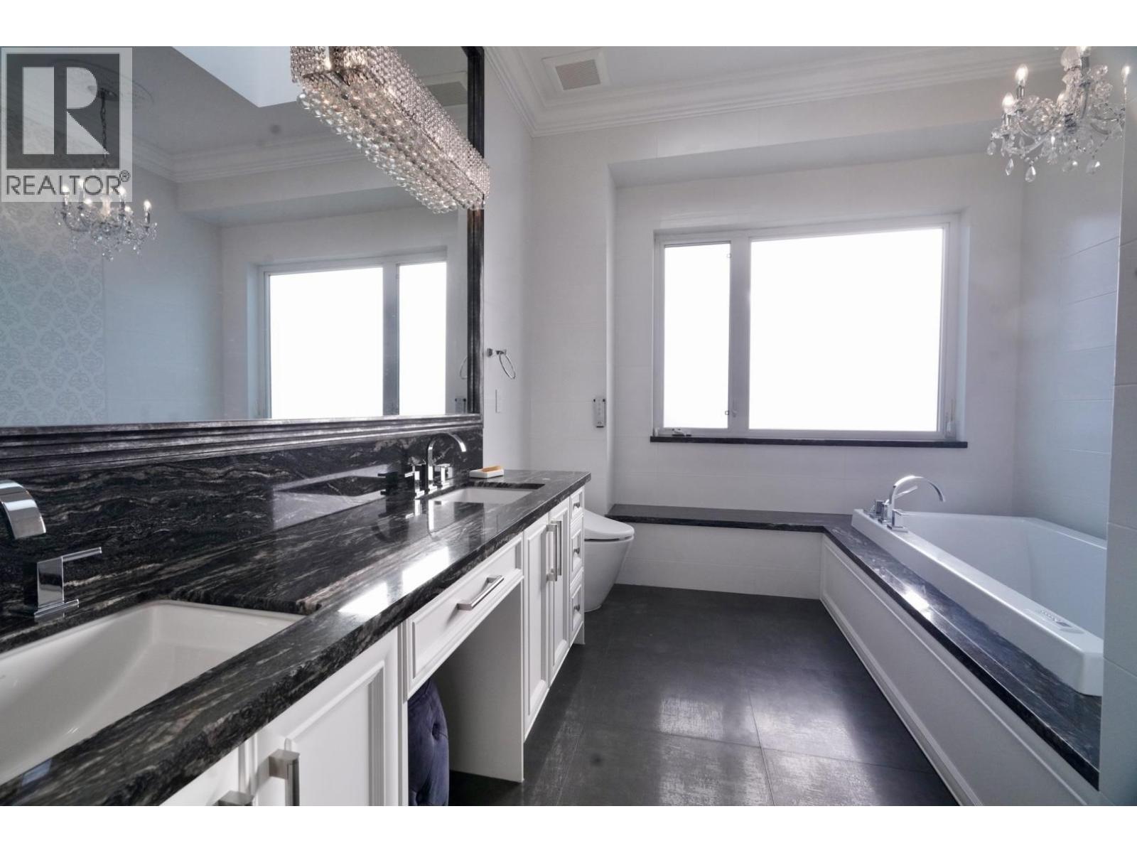 9591 Bates Road, Richmond, BC - Indoor Photo Showing Bathroom