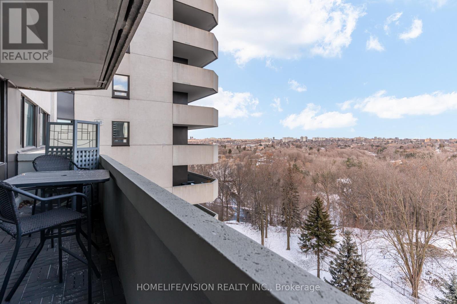 1105 - 75 Wynford Heights Crescent, Toronto, ON - Outdoor