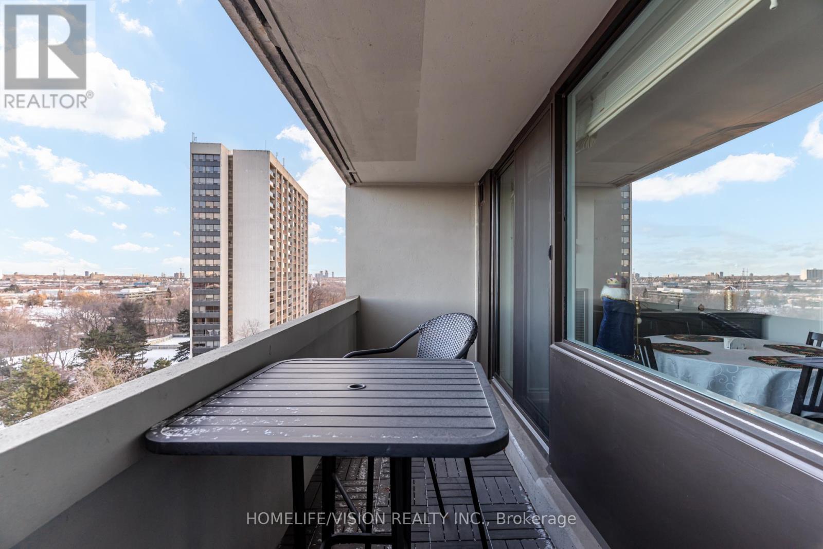 1105 - 75 Wynford Heights Crescent, Toronto, ON - Outdoor With Exterior