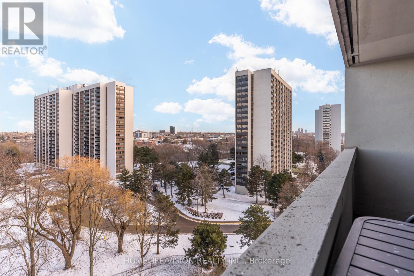 1105 - 75 Wynford Heights Crescent, Toronto, ON - Outdoor With Facade
